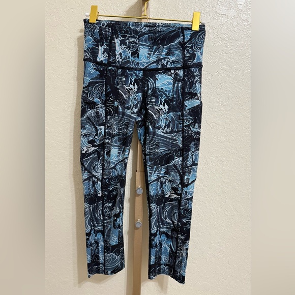 Lululemon Fast & Free Crop 19” Nulux Leggings, Eternal Wave Starlight Black - Picture 2 of 5